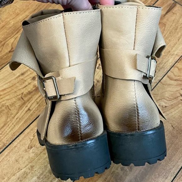 Women’s Buckled Boot - Picture 6 of 6